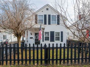 61 Grove St, Poultney, VT 05764