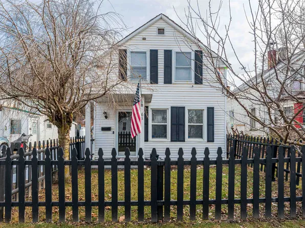 61 Grove Street, Poultney, VT 05764