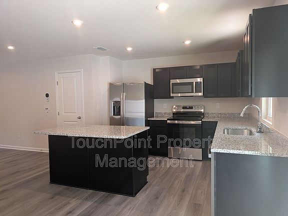 3rd image of 2019 Stephens Farm Dr