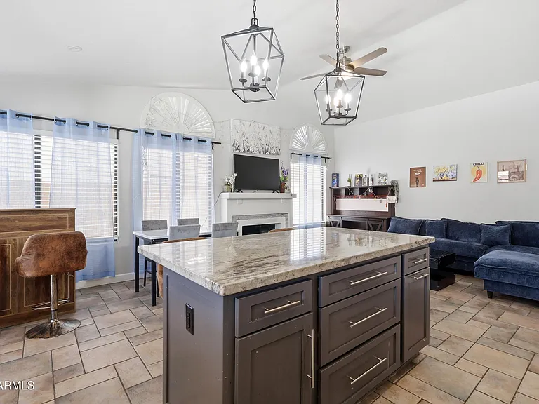8875 S Ash Ave — Photo 6
