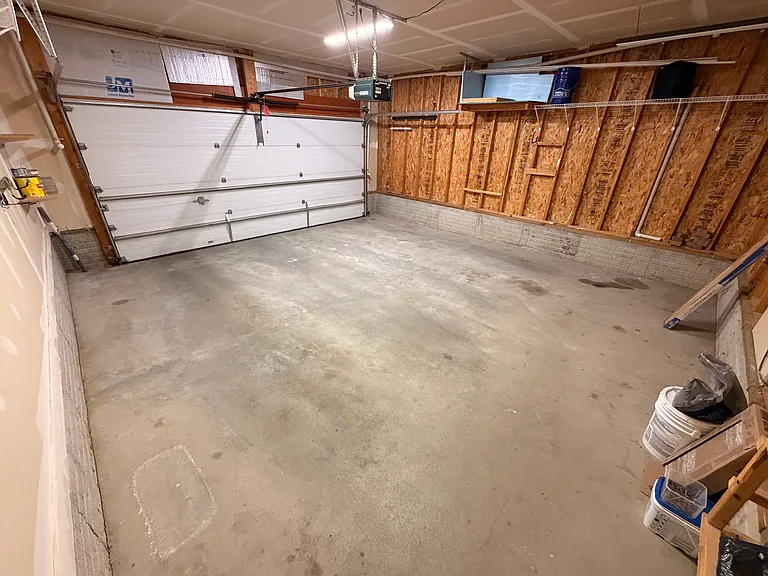 908 Mineral Dr — Photo 4