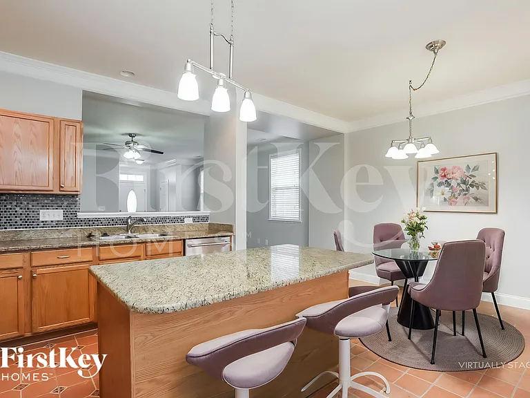 182 Norwich Dr — Photo 8
