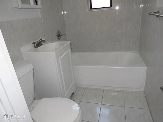 Rented by Kian Realty | media 22