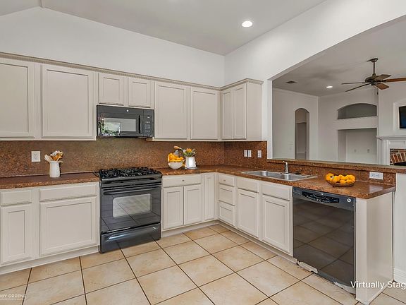 5th image of 111 Riverbrooke Dr