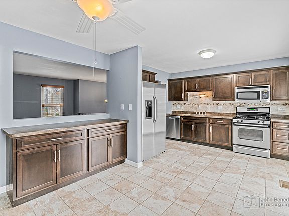 4th image of 640 Shining Water Dr