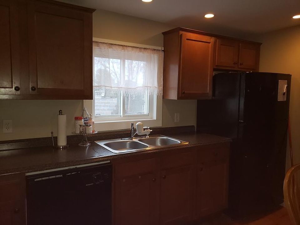 Eat in kitchen