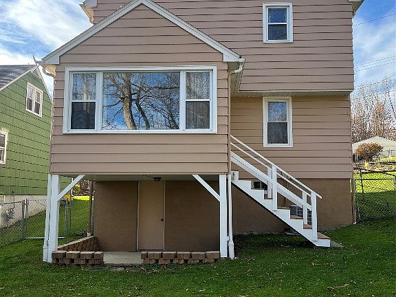 3rd image of 408 Arthur Ave