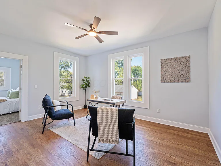 150 N Oak St — Photo 30