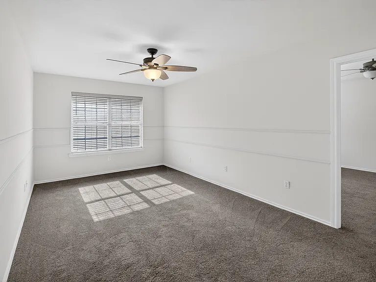 1009 McCoy Dr — Photo 15