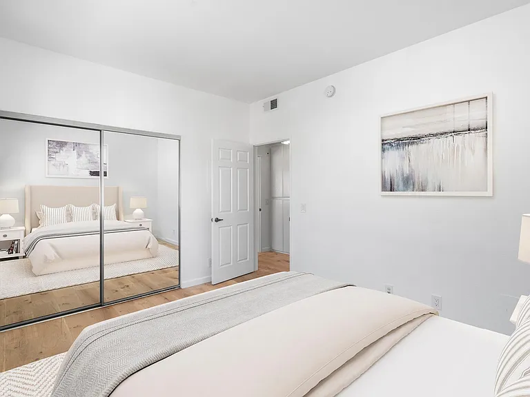 1515 Amherst Ave #202 — Photo 7