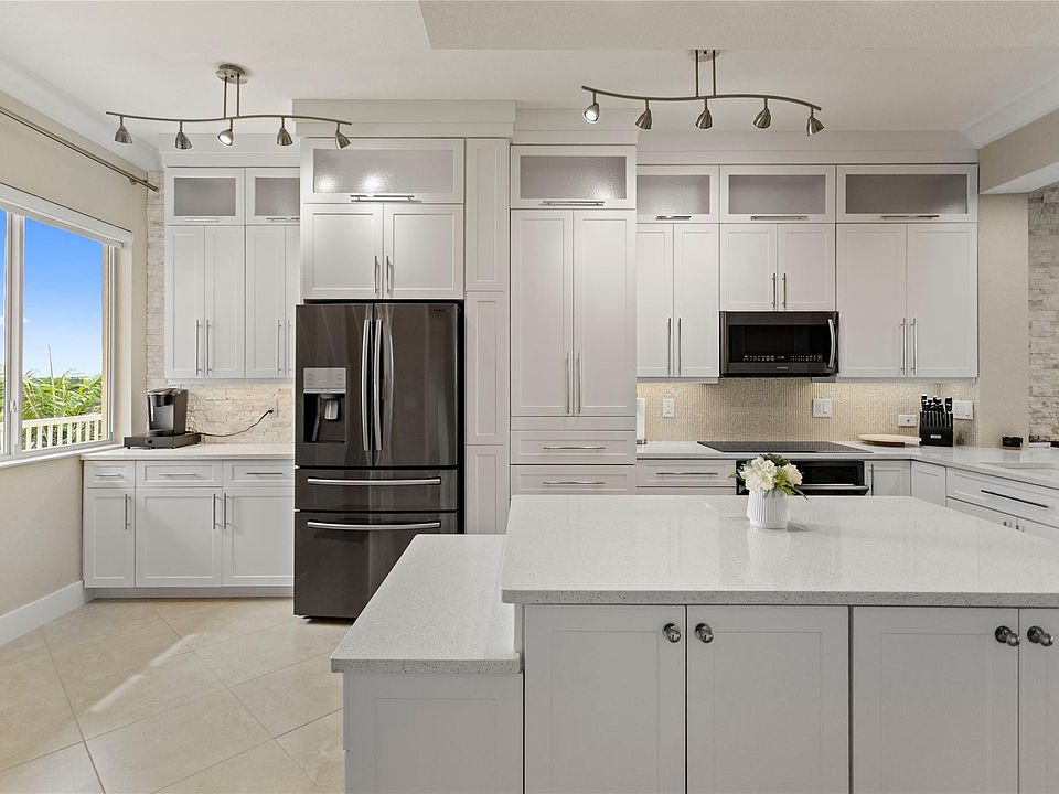 1st image of 3500 Oaks Clubhouse Drive #505