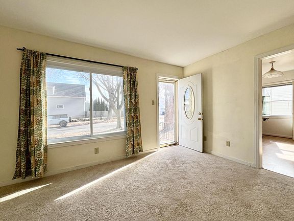 4th image of 3207 South Austin STREET