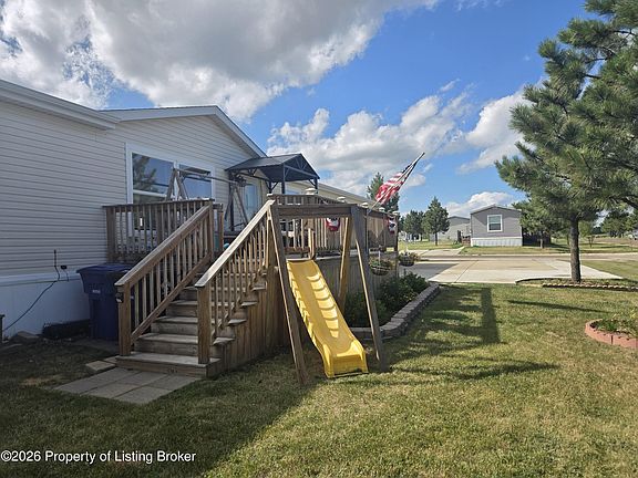 2nd image of 926 Sorrel Ln