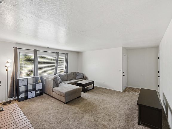 5th image of 3793 Fir St