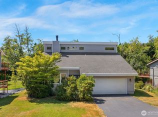 10128 63rd Pl W, Mukilteo, WA 98275