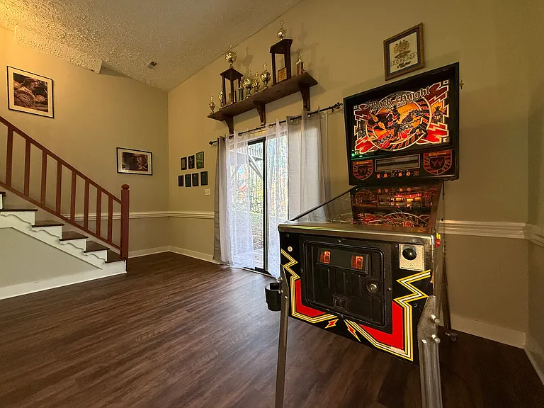 505 Westbrook Dr — Photo 32