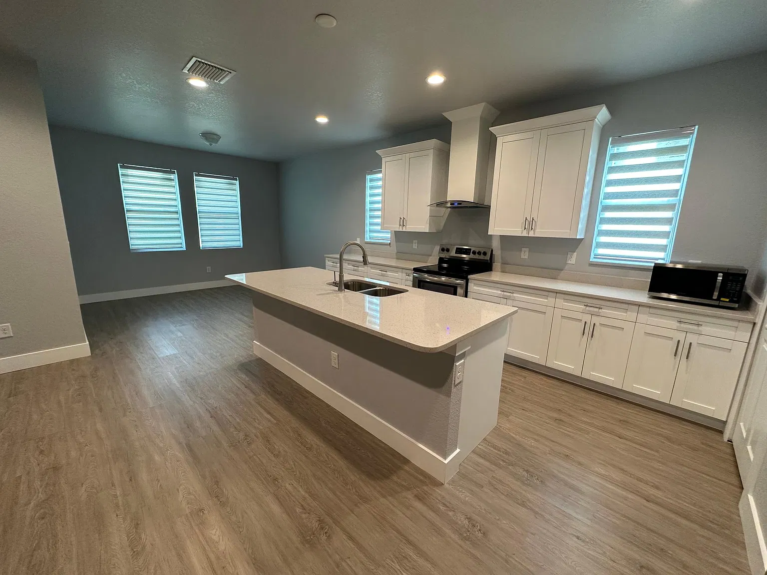 3 bed, 1800 sqft, $2,900 — Photo 4