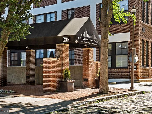 2nd image of 315 New St APT 618