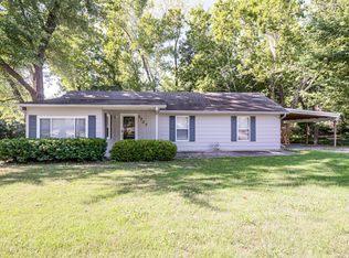 3727 NE 41st St, Kansas City, MO 64117