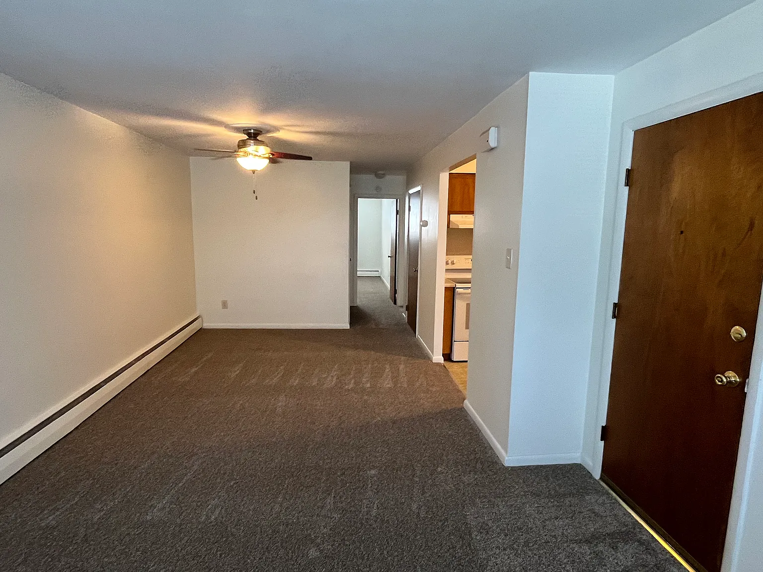 2 bed, 770 sqft, $1,725 — Photo 2