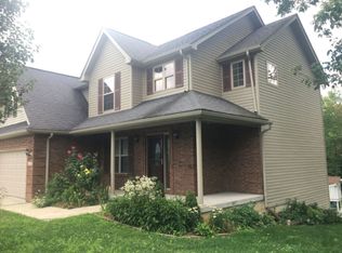 100 Twin Lakes Dr, Vine Grove, KY 40175