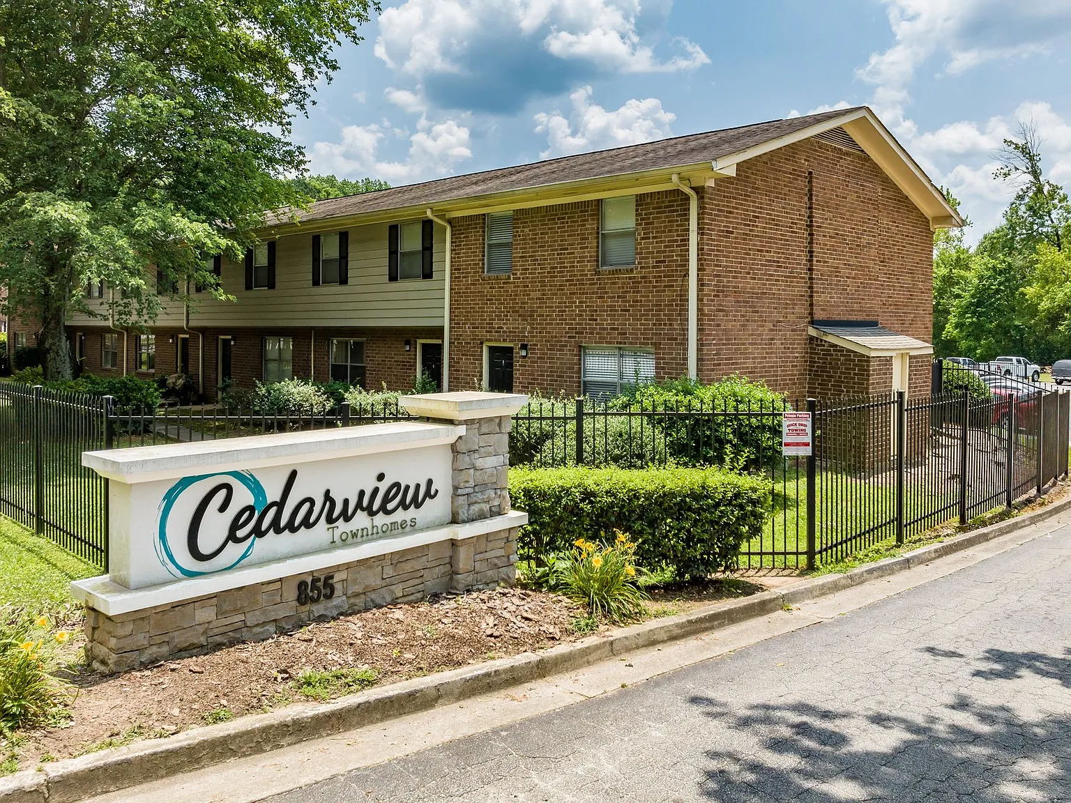 Cedarview Townhomes — Photo 1