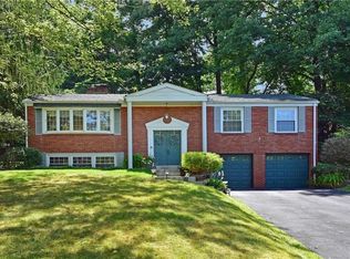 1014 Creekvue Dr, Gibsonia, PA
