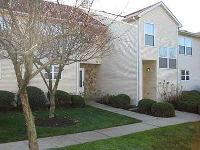 1st image of 70 Kensington Dr