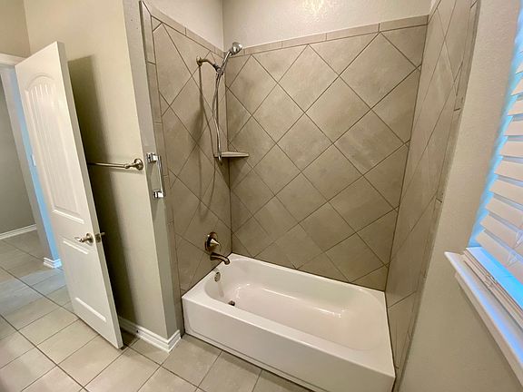 5th image of 400 Lone Falls Dr