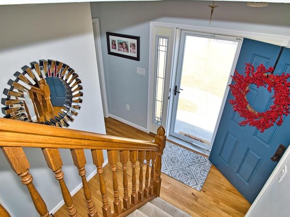 53 Windward Dr, Somerset, MA 02726