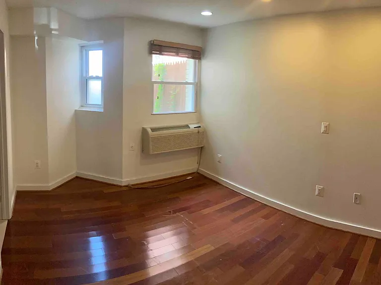 1512 Marion St NW #101 — Photo 5