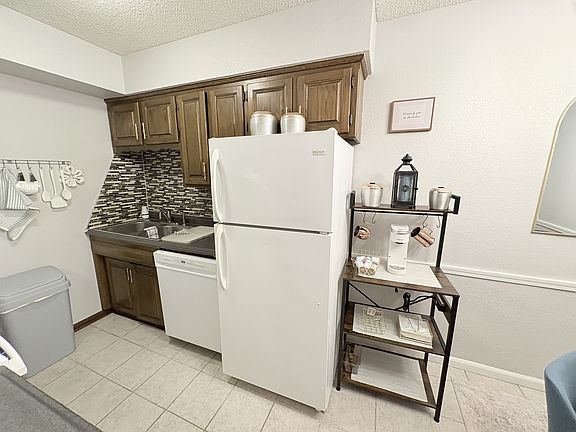 3rd image of 507 W Westview St #4