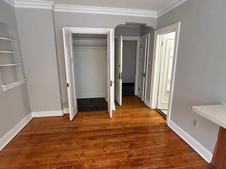 1521 N Franklin Pl — Photo 6