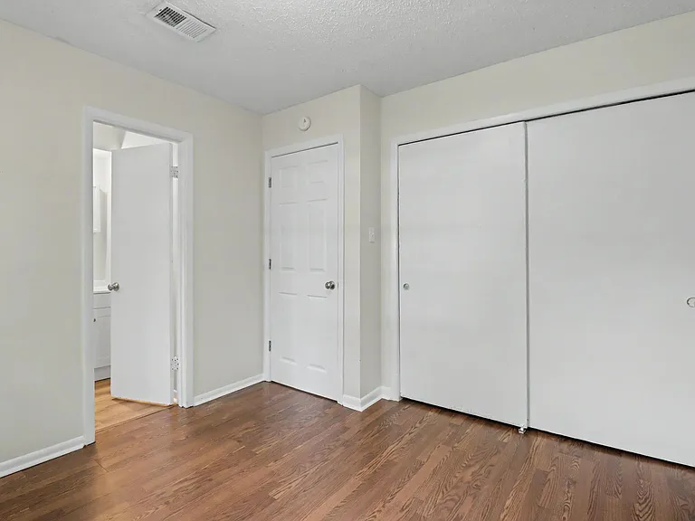 4136 Mimosa Dr — Photo 9