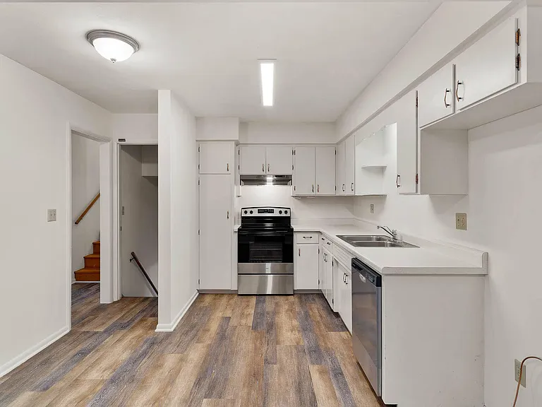 2107 Garden Dr — Photo 7