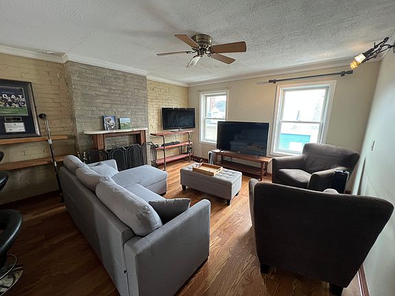 2nd image of 21 Essex St #3