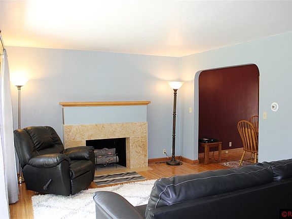 3rd image of 135 N Park Ln