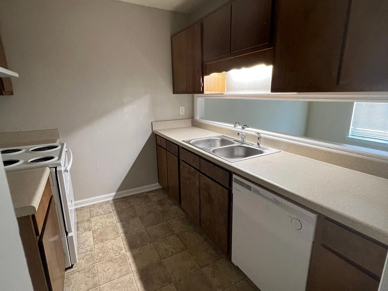 2717 Tobacco Rd — Photo 4