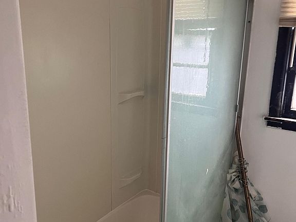 2nd image of 1122 La Salle Ave