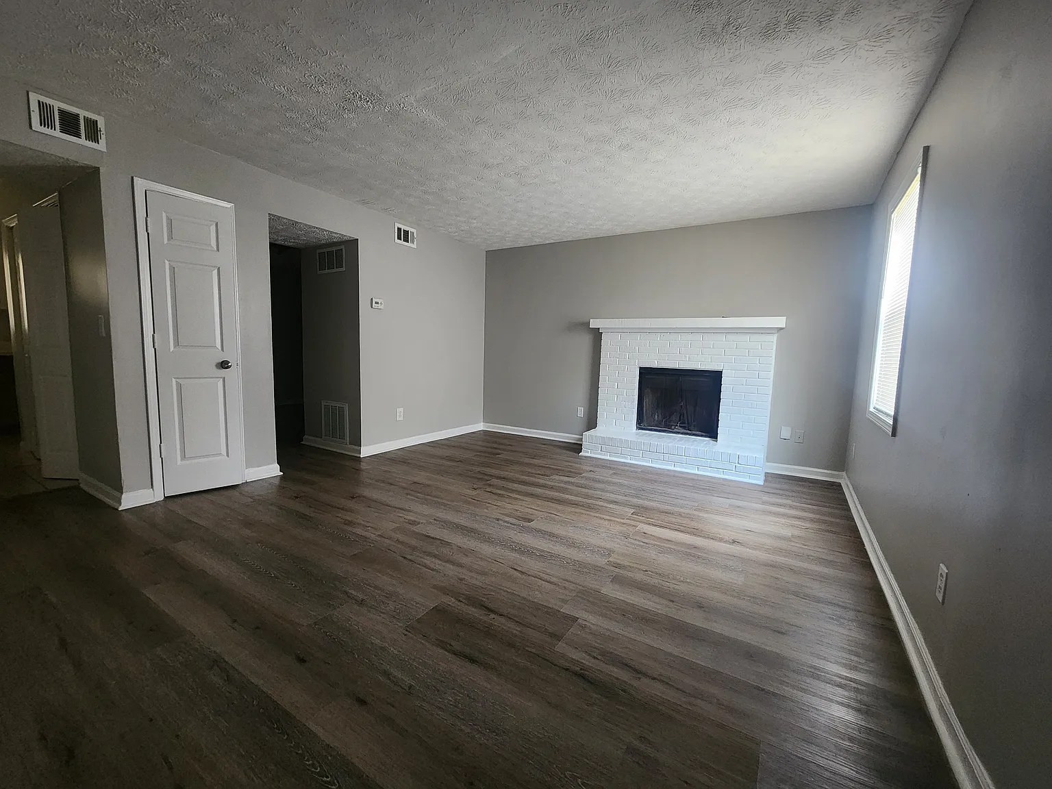2 bed, 2.5 bath, 1200 sqft, $1,350 — Photo 4