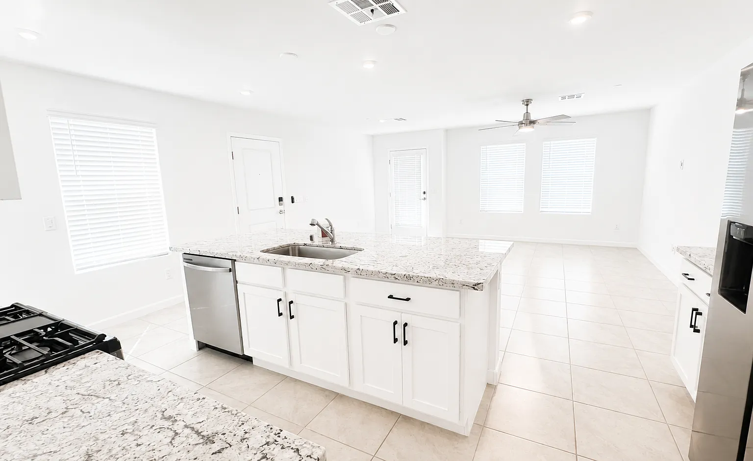 2 bed, 2.5 bath, 1289 sqft, $1,500 — Photo 2