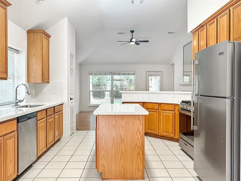 126 N Willow Point Cir — Photo 3