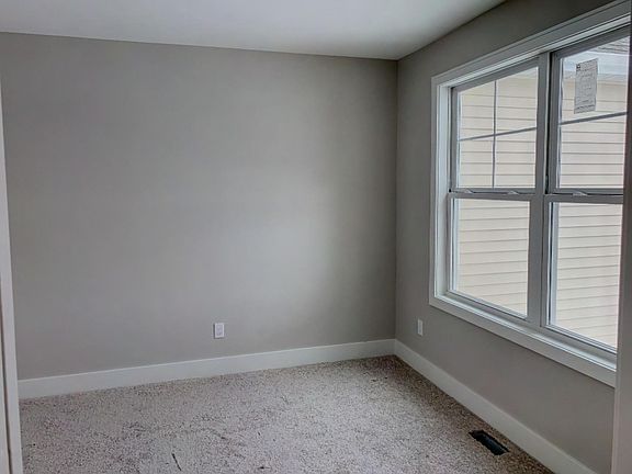 3rd image of 11526 Ridgeway Dr #107