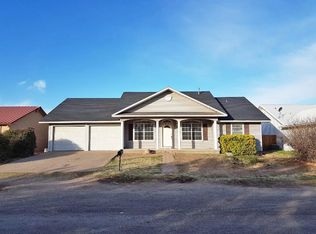 617 Apricot St, Alpine, TX 79830