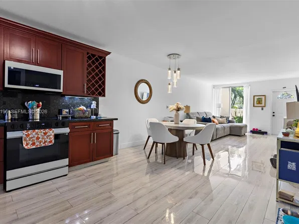 1655 NE 115th St, Miami, FL