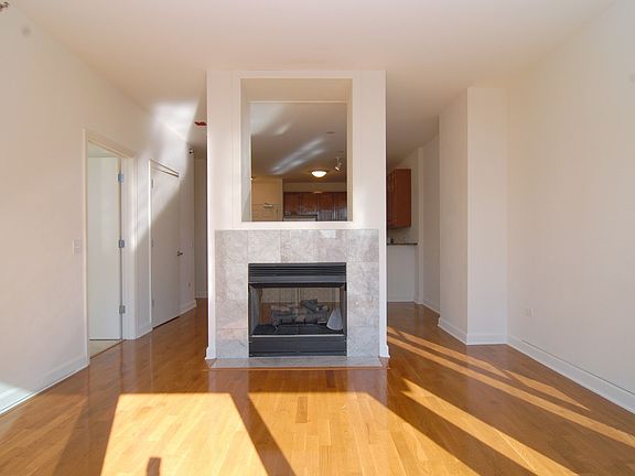3rd image of 1600 S Prairie Ave Unit 1408