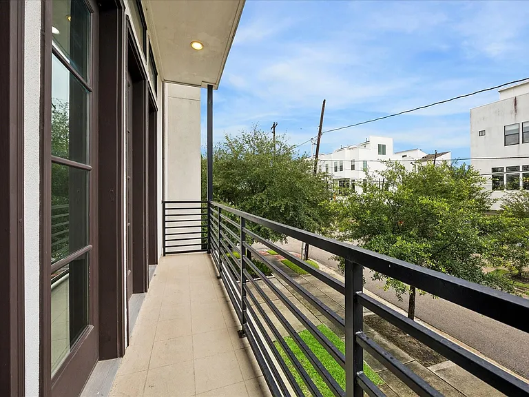 1619 Alamo St — Photo 11