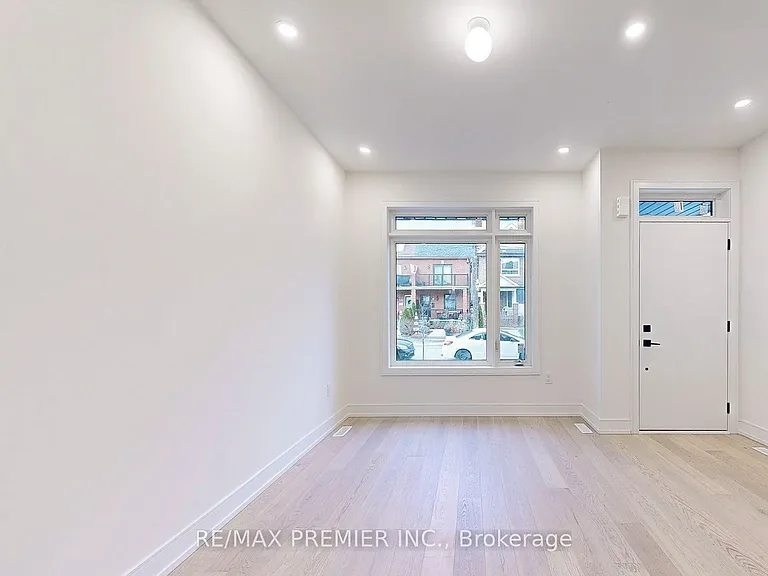 208 McRoberts Ave — Photo 6