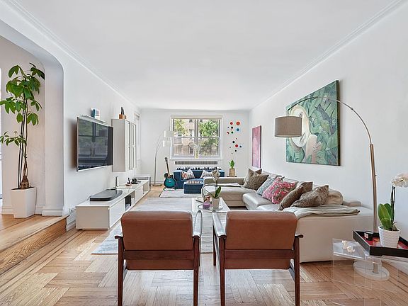 3rd image of 180 W 93rd St APT 2E