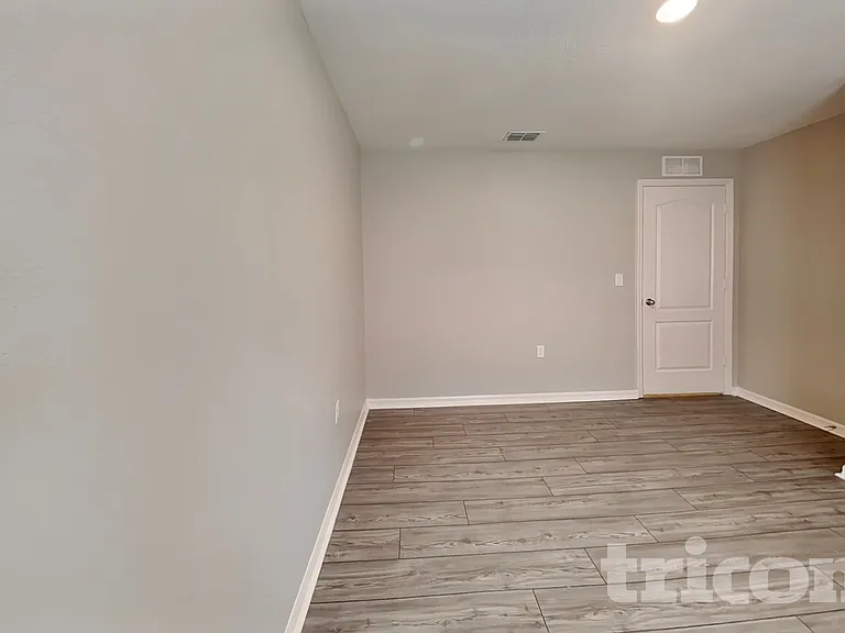 57 Pilgrim Dr — Photo 12